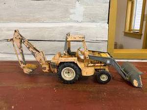Vintage Ertl 116 Die Cast International Harvester Toy Tractor Loader Backhoe