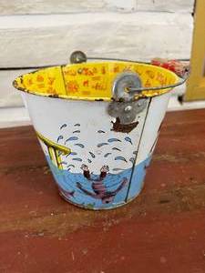 Vintage Schylling Curios George Sand Bucket