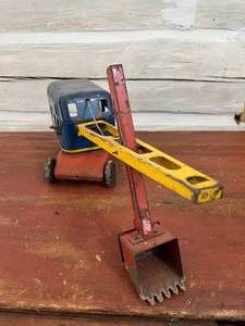 Vintage&nbspWyandotte Construction Co Pressed Steel Crane Bucket
