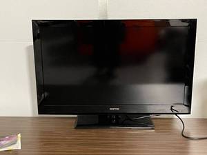 lot 5 image: Sceptre 40 Flat Screen TV