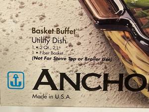 lot 87 image: Anchor Hocking 2 Quart Baking Dish