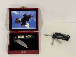 lot 51 image: 2 Knives