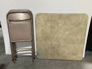 lot 15 image: Samsonite Card Table and Chairs