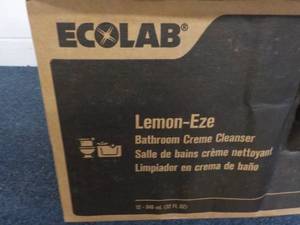 Case of Ecolab 12 - 32 oz Bottles L...