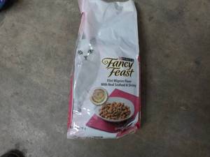 7 lb. Bag Purina Fancy Feast Cat Fo...
