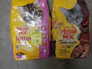 2 Bags Meow Fix Cat Food...