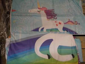 King Size Duvet Cover and 2 Shams...