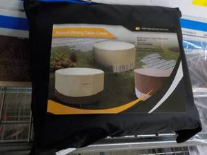 Round Outdoor TableChairs Cover...