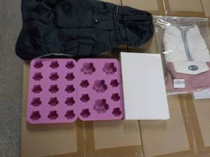 Pet Coats and Silicone Pet Treats M...