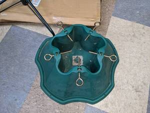 4 Christmas Tree Stands
