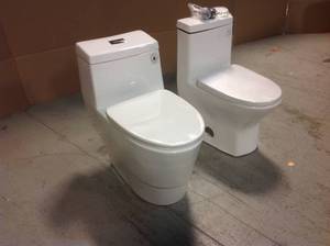 lot 39 image: Lot of 2 Mixed Assorted Toilets Customer Returns See Pictures