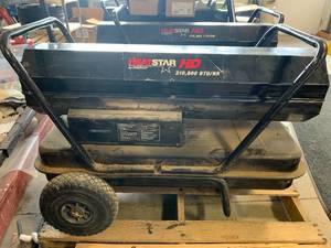 lot 44 image: Heat Star HD 210,000 BTU HS210KT Forced Air Kerosene Heater (Needs Workparts)