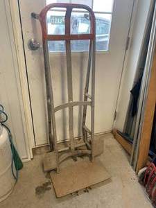 lot 33 image: Valley Made in the USA Heavy Duty 2 Wheeler (Needs Wheels)
