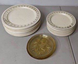 lot 560 image: Anchor Hocking Plates (x15) and 4 Amber Glass Star Plates - P