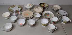 lot 562 image: Pile of Patterned Plates, Collection of Cups & More - P