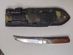 lot 578 image: Knife with Camo Sheath - P
