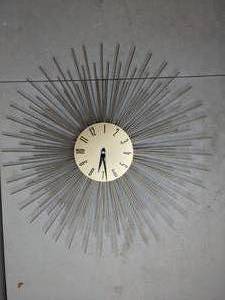 lot 166 image: 19 Gold Metal Contemporary Wall Clock - N