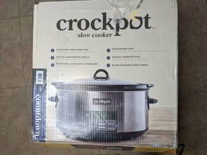 lot 121 image: Large Crockpot Slow Cooker - N