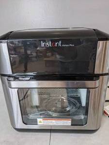 lot 149 image: Instant Pot Vortex Plus 7-in-1 Air Fryer Oven - N
