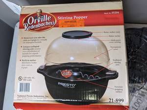 lot 100 image: Orville Redenbachers 6-qt. Popcorn Maker by Presto - N