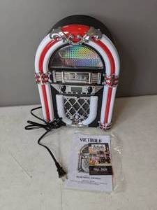 lot 183 image: Victrola Nostalgic Wood Countertop Bluetooth Jukebox Speaker - N