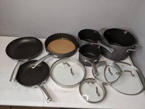 lot 129 image: Calphalon Classic 10-pc. Hard-Anodized Aluminum Nonstick Cookware Set - N