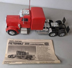 lot 217 image: Testors Peterbilt 359 Conventional 120 Model   - D