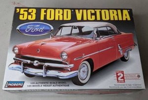 lot 206 image: NEW Lindberg 53 Ford Victoria 125 Model - D