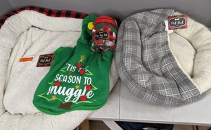 lot 269 image: Lot of NEW Christmas Pet Goodies Beds, Clothes and Toys - N