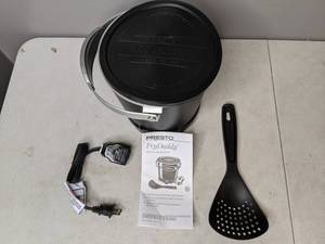 lot 260 image: Presto - Fry Daddy Electric Deep Fryer - N