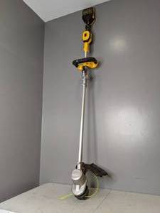 lot 75 image: DeWalt 20V Max 14 String Trimmer - N