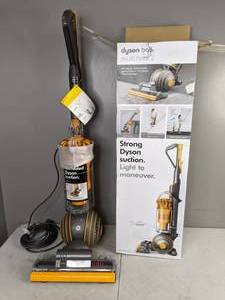 lot 1 image: New Dyson Ball Multifloor 2 Upright Vacuum - N