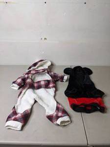 lot 253 image: Koolaburra by UGG Cozy Pet Pajama (Medium) and Mickey Mouse Pet Costume - N