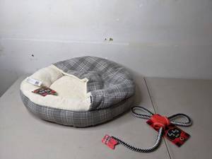 lot 248 image: 24 Woof Snuggle Pet Bed and Chew Toy - N