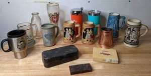 lot 290 image: Mixed Lot of Vintage & Modern Drinkware, Vintage Valet Autostrop Razor Kit and Blades - N