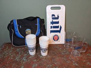 lot 315 image: Coolers, Pitchers and Glasses - W
