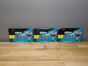 lot 40 image: 36 Brand New Gillette Mach 3 Shaving Blades - T