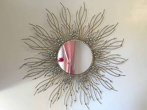 lot 120 image: Meida Decorative Starburst Mirror Wall Hanging Model1706 (Mirror Cracked)