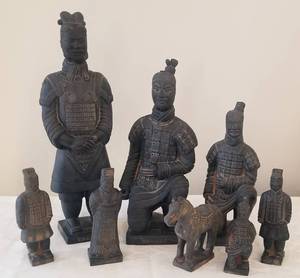 lot 49 image: Collection of Chinese Terrecotta Soldiers