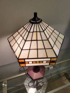 lot 7 image: Mission Styled Stained Glass Table Lamp