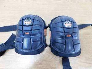lot 8 image: Ergodyne ProFlex Short Cap Injected Gel Knee Pads