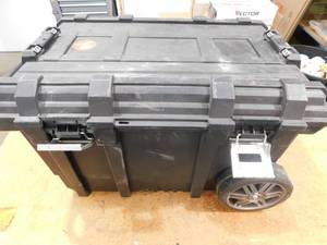 lot 64 image: Husky 26 in. Connect Rolling Tool Box Black