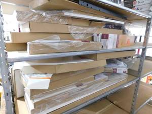 lot 116 image: Assorted floating shelf lot.