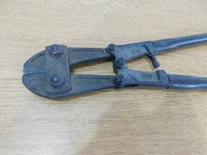 lot 126 image: Anvil 24 in. Bolt Cutters