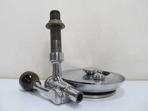 lot 18 image: Vintage Chrome Tap Handle & Deco Chrome Self Cleaning Ashtray