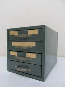 lot 19 image: Vintage Steel WARDS Master Quality 4 Draw PartsHardware Cabinet