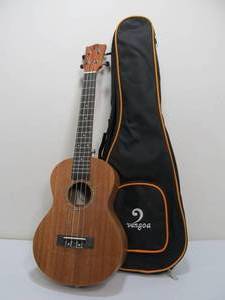 lot 25 image: VANGOA Ukulele Model VU406