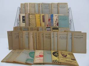 lot 33 image: Large Lot of Vintage 1930s Era Small Tip Books etc