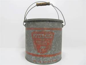 lot 39 image: Vintage FALLS CITY Galvanized Metal Minnow Bucket