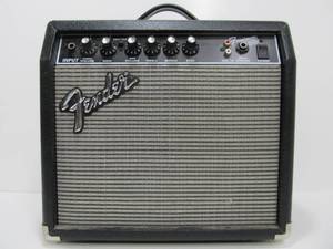 lot 40 image: Working FENDER Frontman 15 Guitar Amplifier